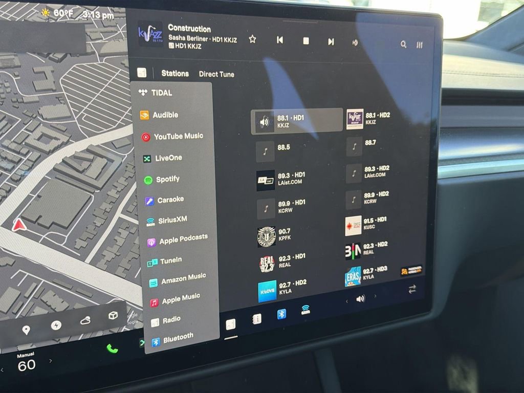 Used 2022 Tesla Model X Plaid image 15