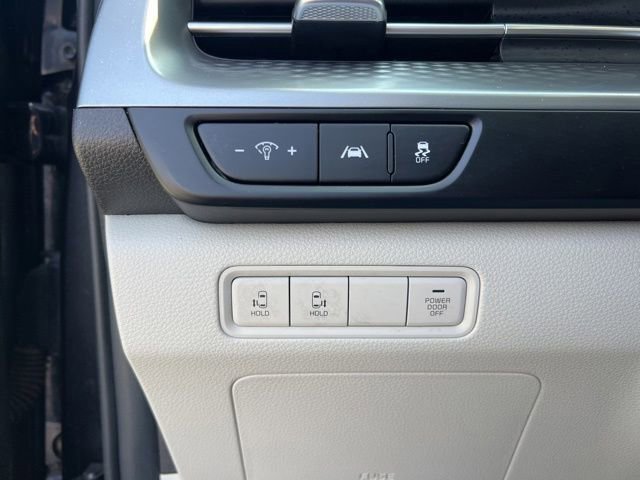 Used 2024 Kia Carnival LX FWD image 11