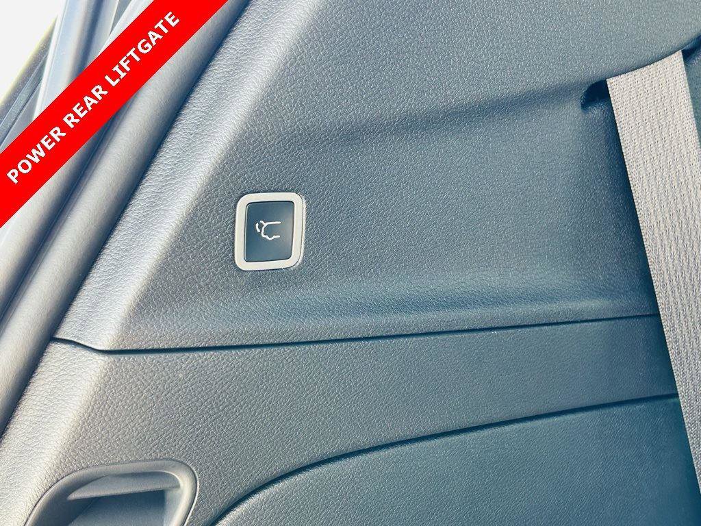 New 2026 Chrysler Pacifica Limited w/ Uconnect Theater Family Group image 18