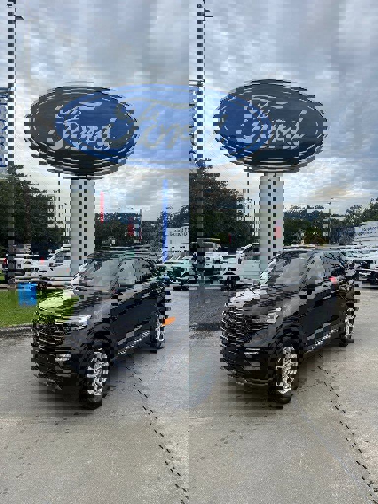 Used 2024 Ford Explorer XLT w/ Equipment Group 202A image 1