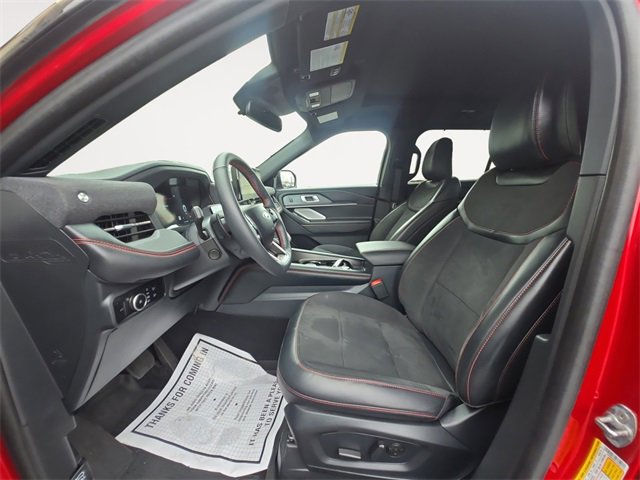 Used 2025 Ford Explorer ST image 9