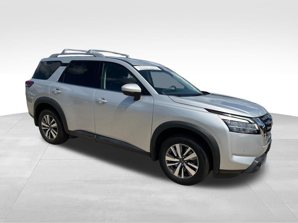 Used 2023 Nissan Pathfinder SL AWD/4WD image 7