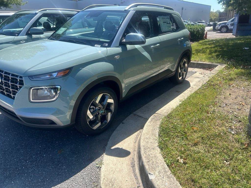 New 2026 Hyundai Venue SEL FWD image 3