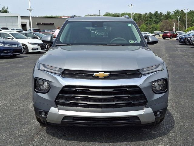 Used 2023 Chevrolet TrailBlazer LT w/ Convenience Package FWD image 2