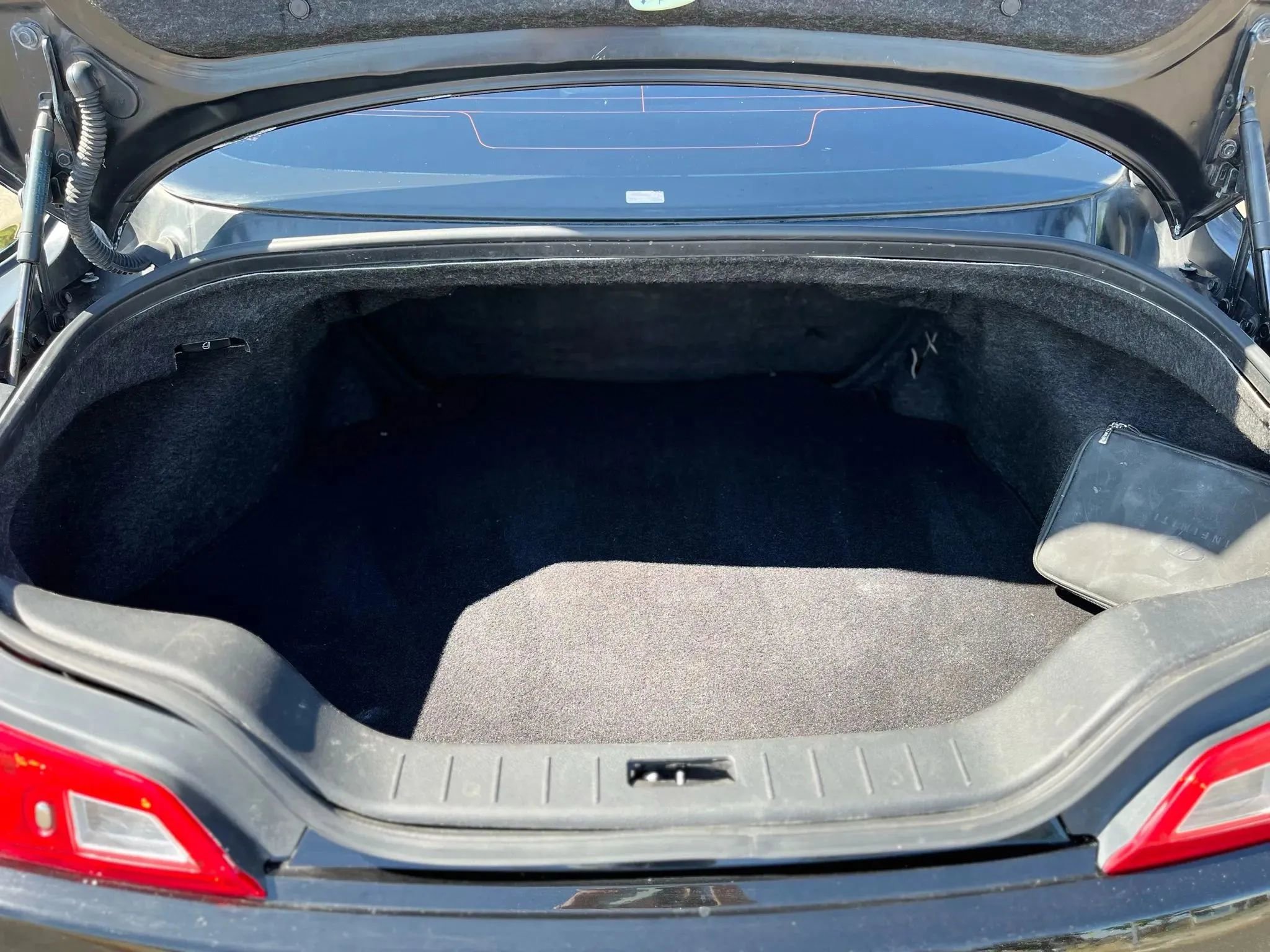 Used 2011 INFINITI G37 Journey w/ Premium Pkg image 22