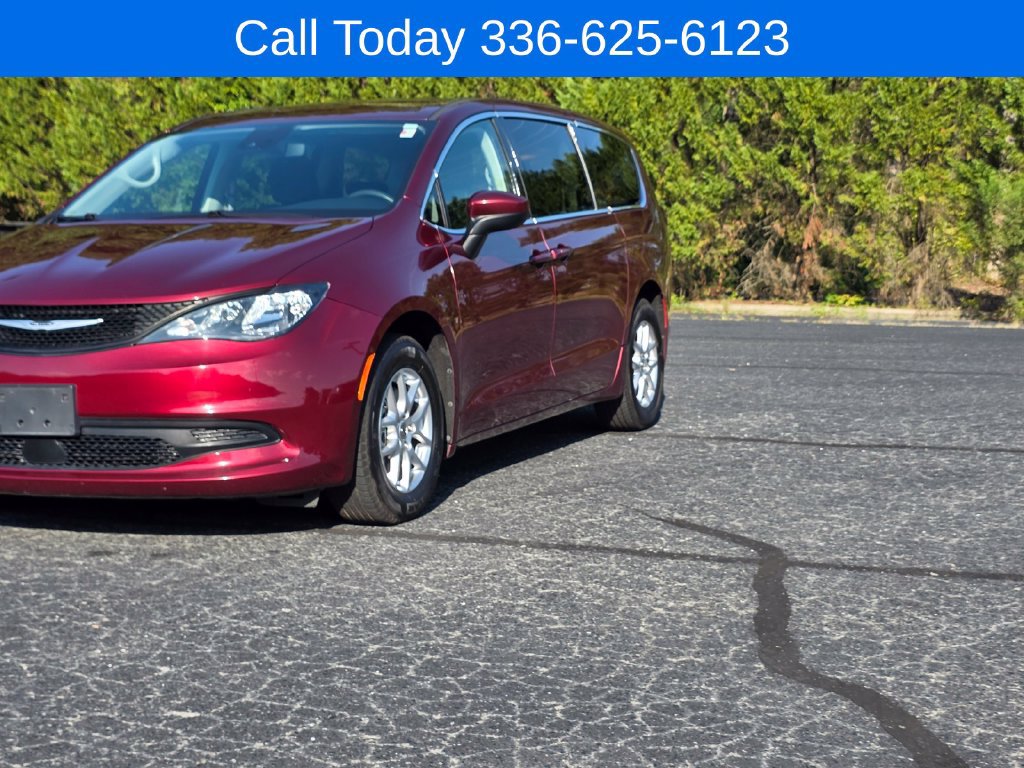 Used 2023 Chrysler Voyager LX FWD image 34