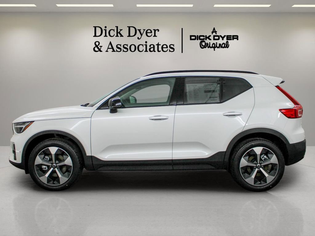 New 2026 Volvo XC40 B4 Plus w/ Protection Package Premier FWD image 5