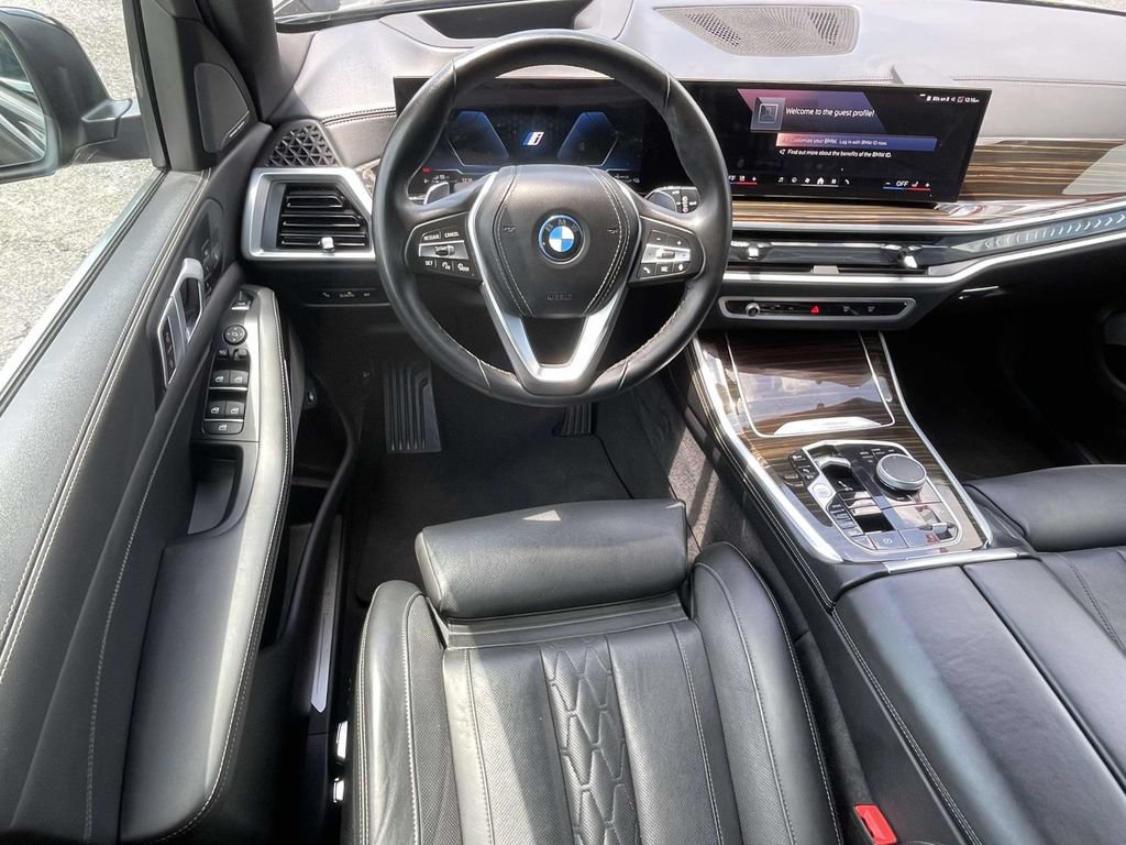 Used 2025 BMW X5 xDrive50e AWD/4WD image 12