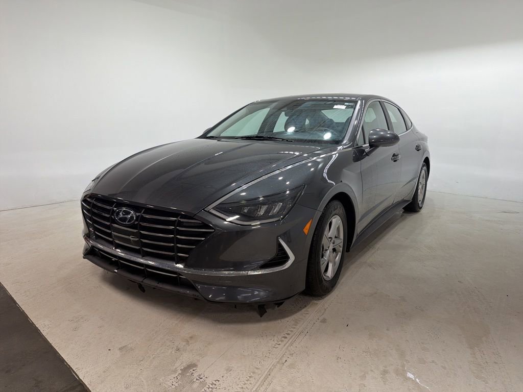 Used 2022 Hyundai Sonata SE image 2