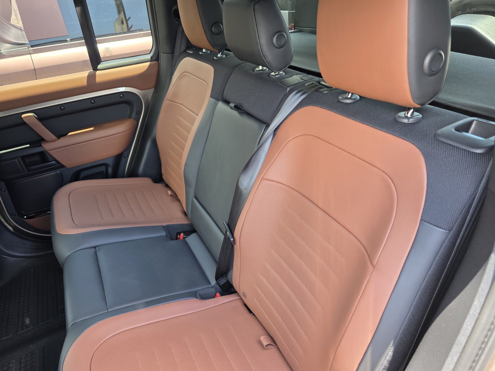 New 2026 Land Rover Defender 110 OCTA AWD/4WD image 15