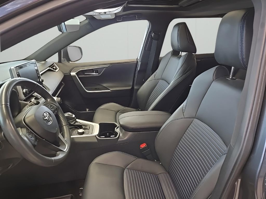 Used 2022 Toyota RAV4 XSE w/ XSE Grade Weather Package image 9