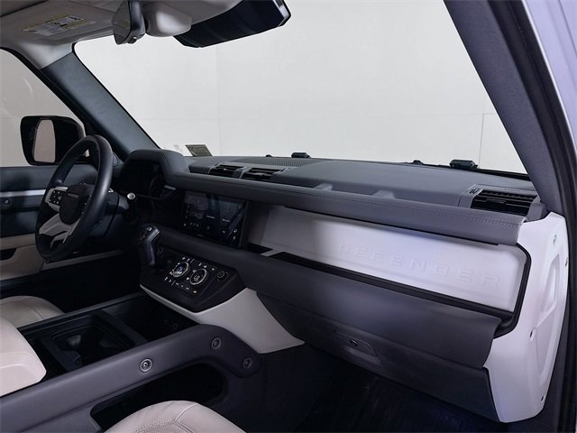 Certified 2023 Land Rover Defender 110 SE image 31