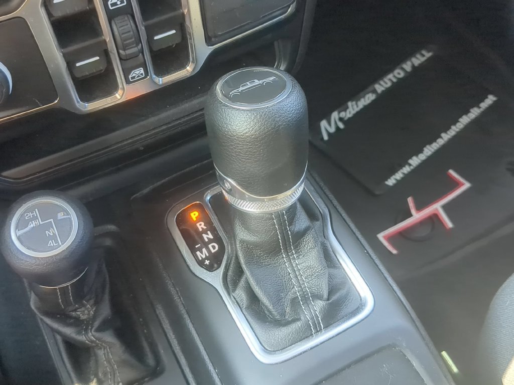 Used 2024 Jeep Gladiator Sport AWD/4WD image 21