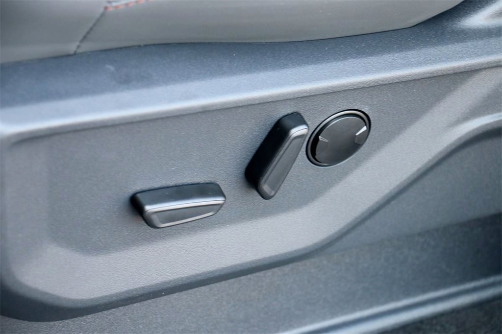 New 2025 Ford Expedition Active image 19