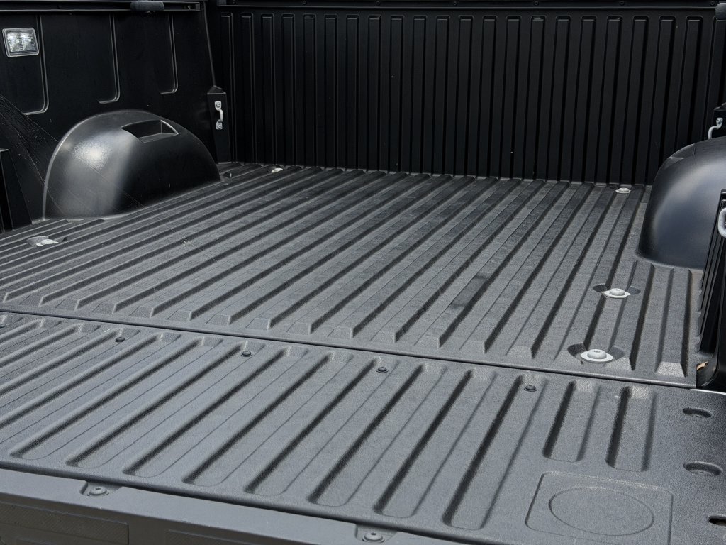 Used 2024 Toyota Tundra Limited AWD/4WD image 31