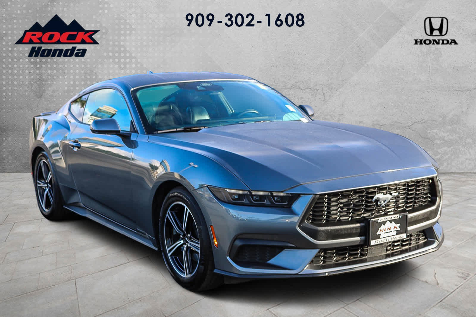 Used 2025 Ford Mustang Premium RWD image 3