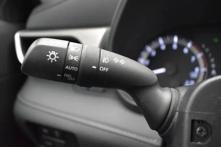 Used 2025 Toyota Highlander LE FWD image 26