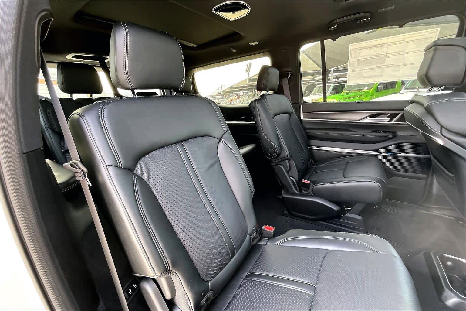New 2026 Jeep Grand Wagoneer Summit image 22