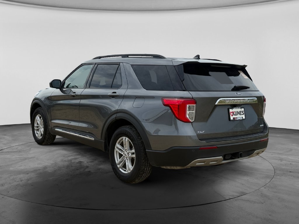 Used 2023 Ford Explorer XLT w/ Equipment Group 202A AWD/4WD image 7