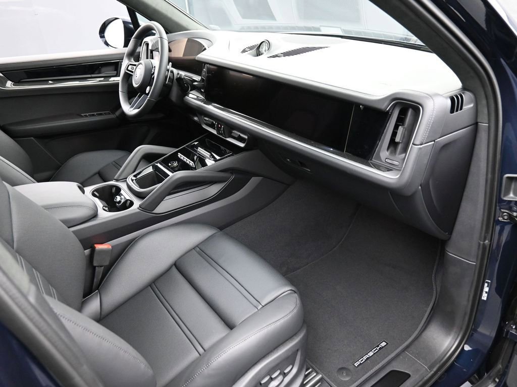 New 2025 Porsche Cayenne Turbo image 34