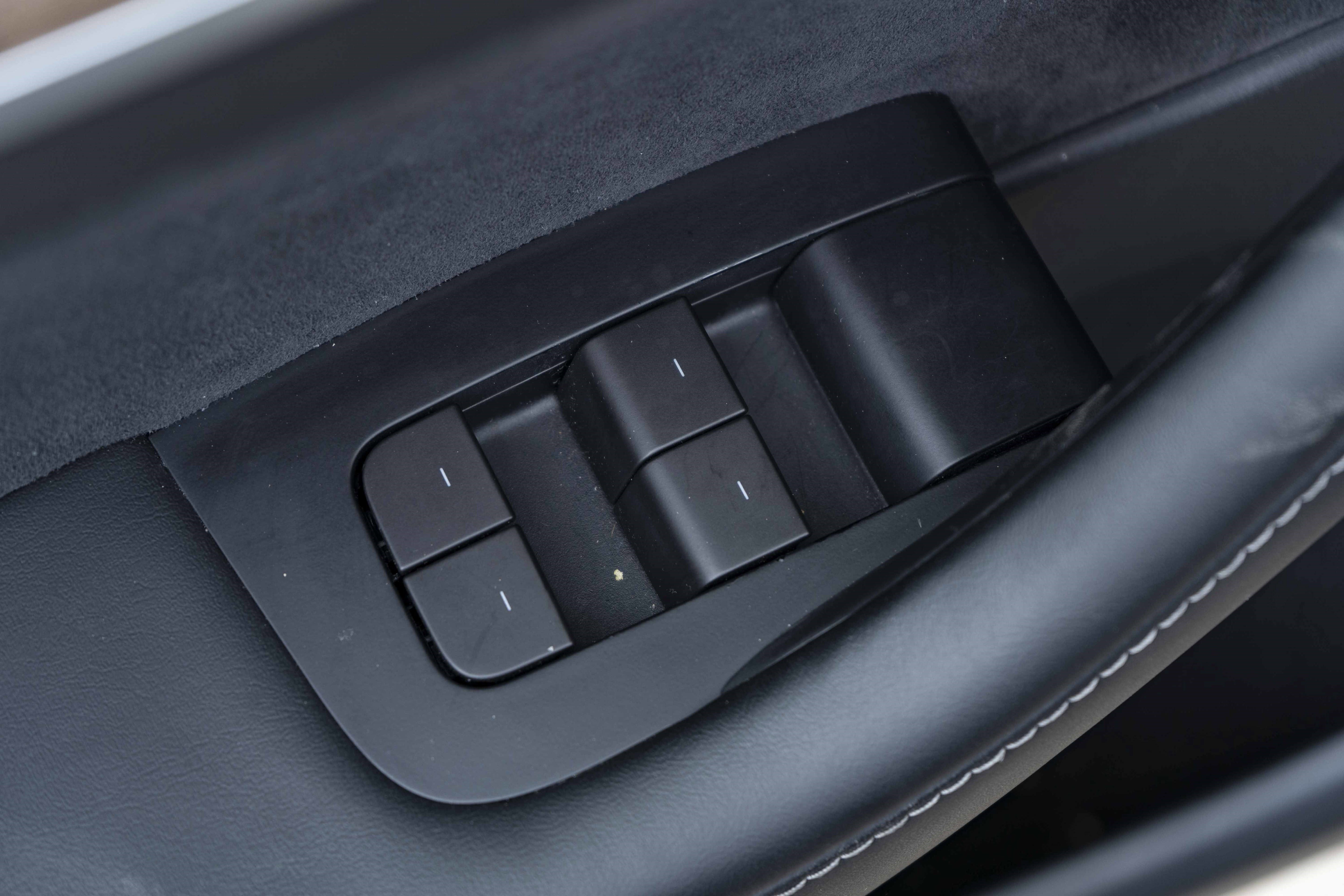 Used 2023 Tesla Model Y AWD image 34