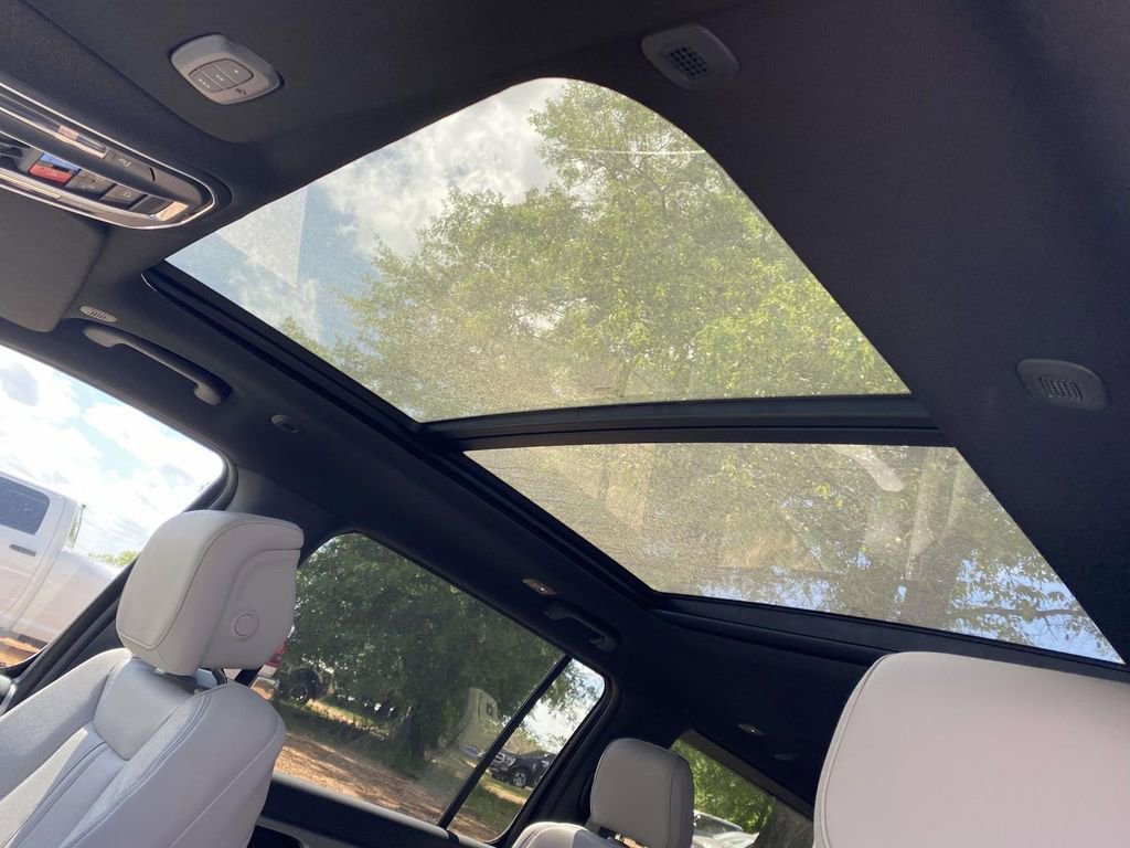 New 2026 Jeep Grand Wagoneer 2WD image 16