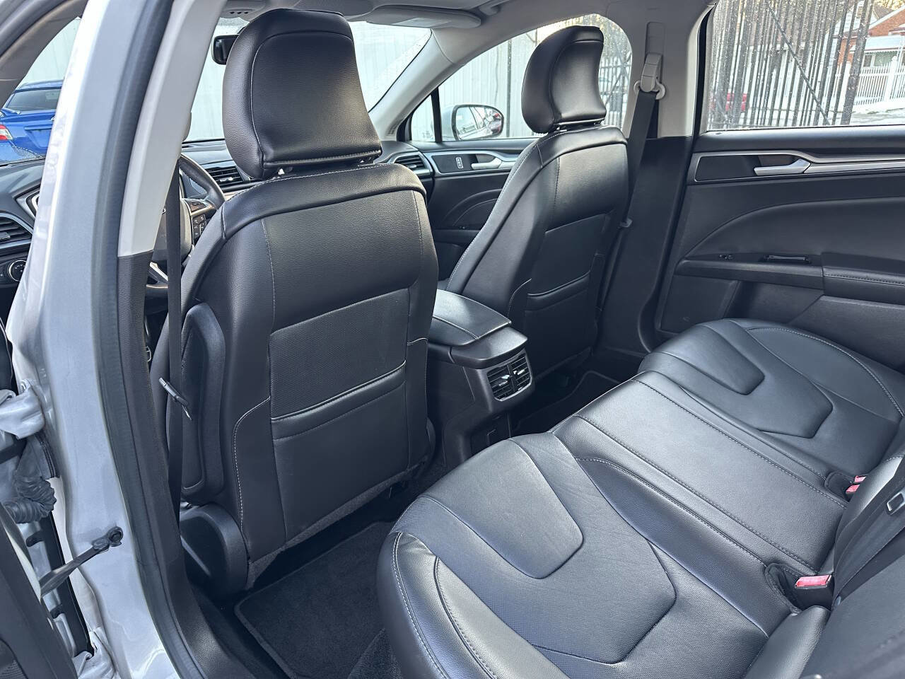 Used 2016 Ford Fusion Titanium image 37