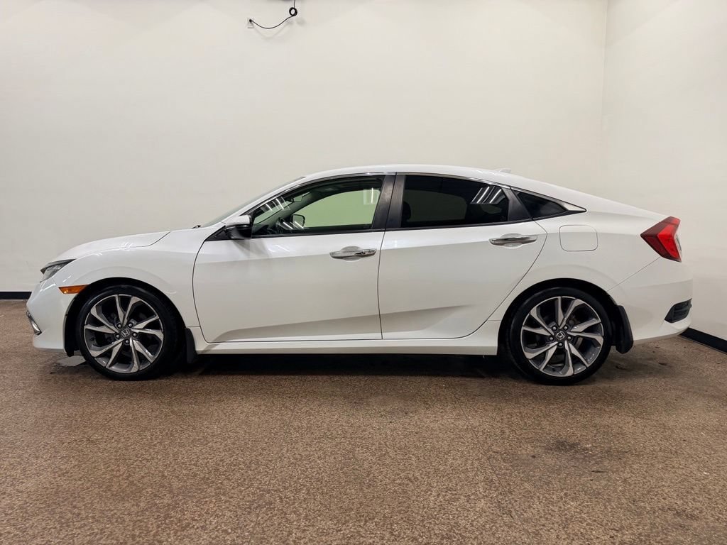 Used 2019 Honda Civic Touring image 2