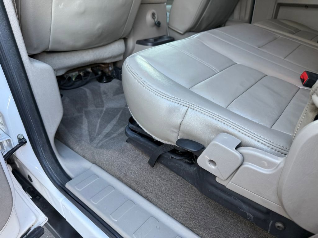 Used 2010 Ford F250 Lariat image 30