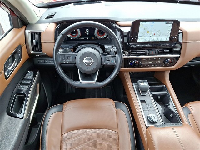 Used 2023 Nissan Pathfinder Platinum image 13