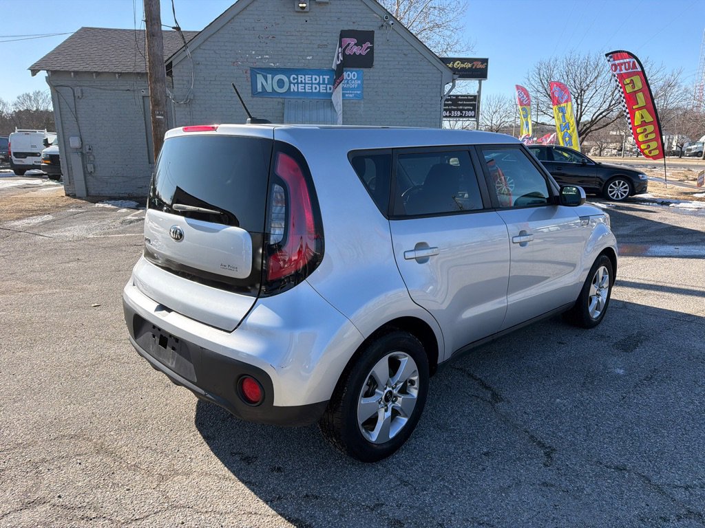 Used 2017 Kia Soul FWD image 6