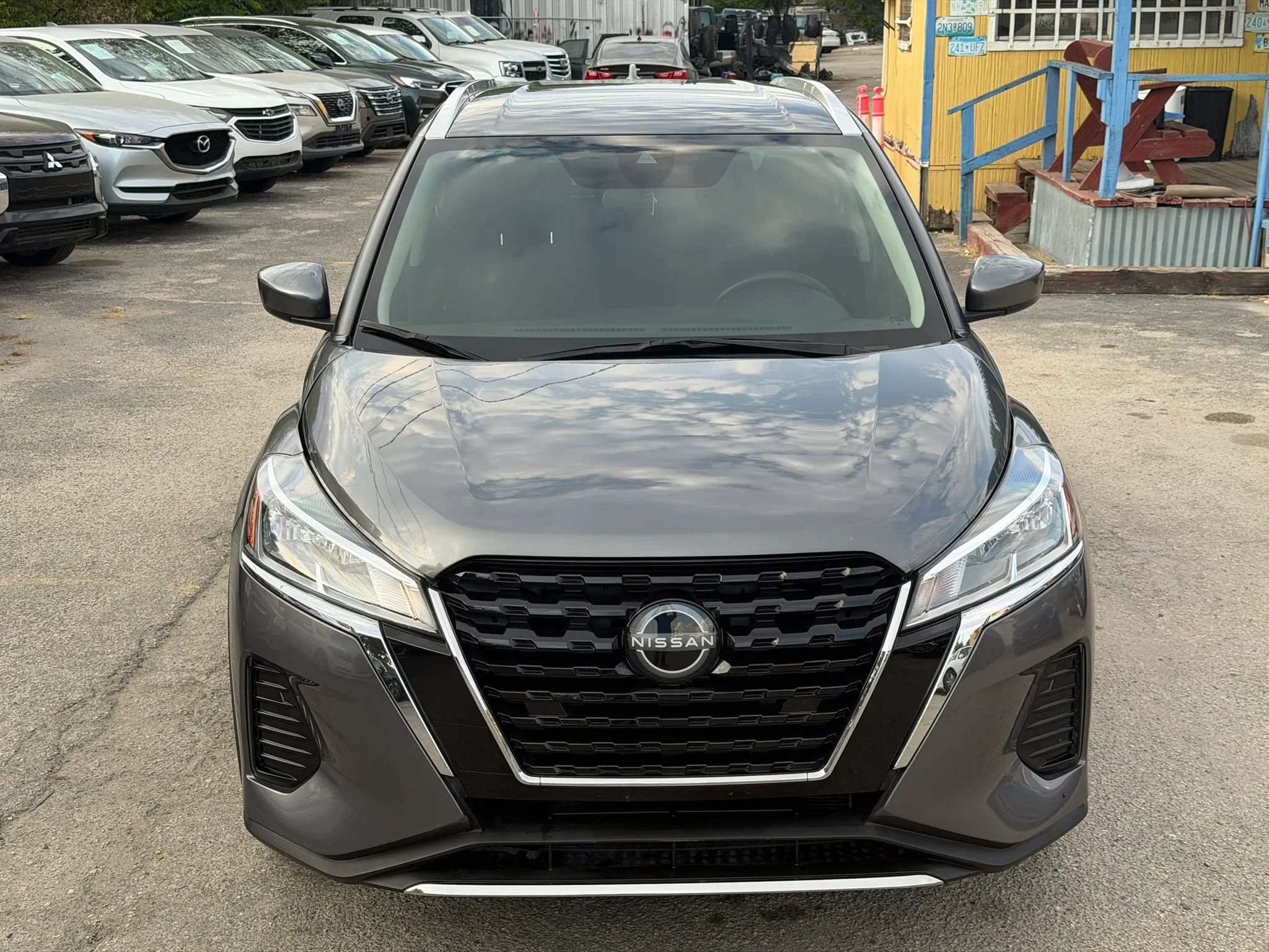 Used 2024 Nissan Kicks SV FWD image 4