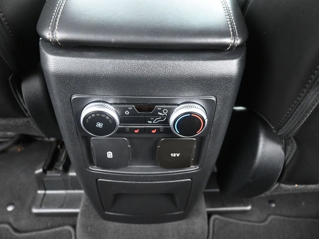 Used 2022 Ford Explorer XLT w/ Equipment Group 202A image 14
