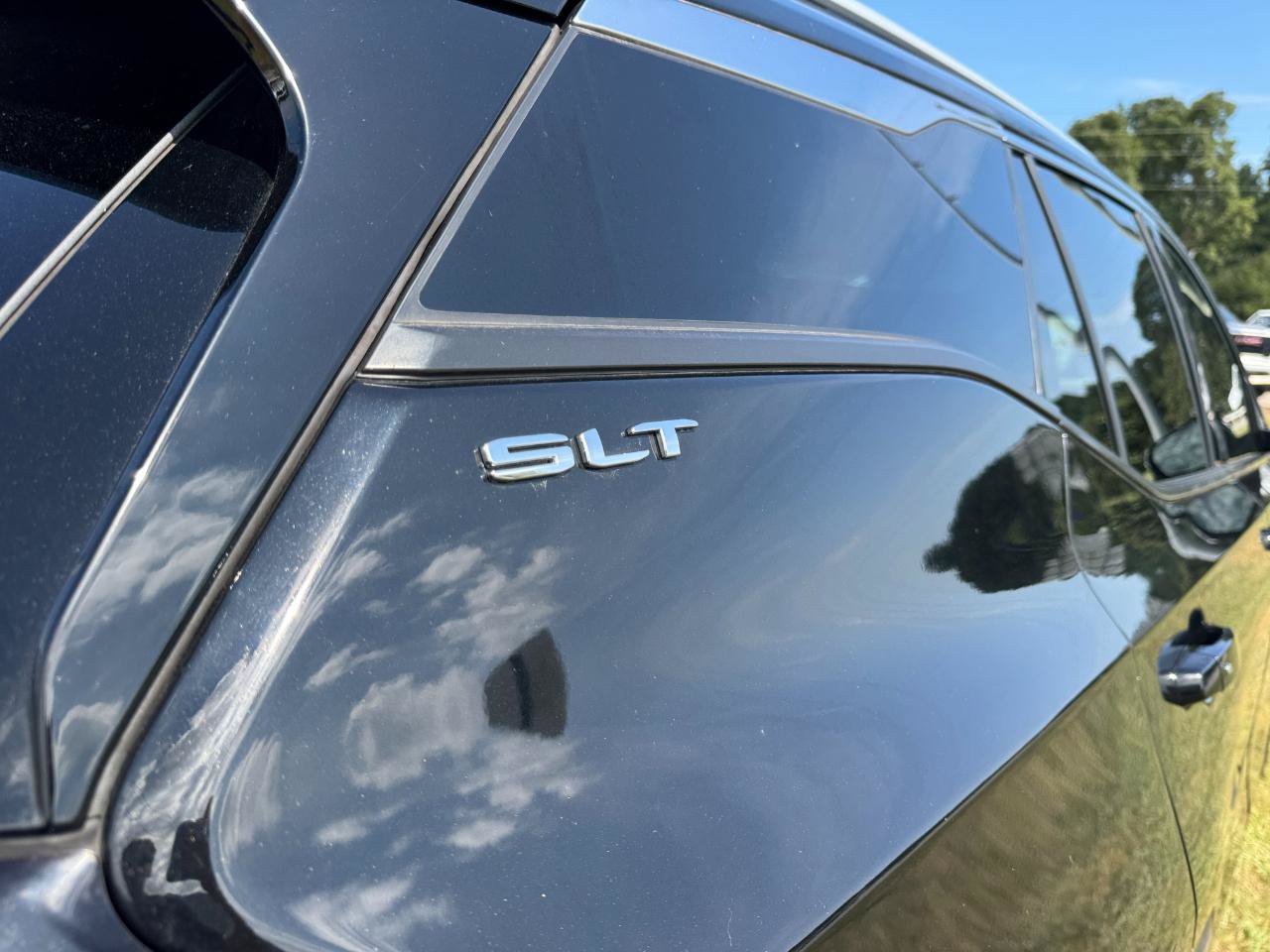 Used 2024 GMC Terrain SLT FWD image 13
