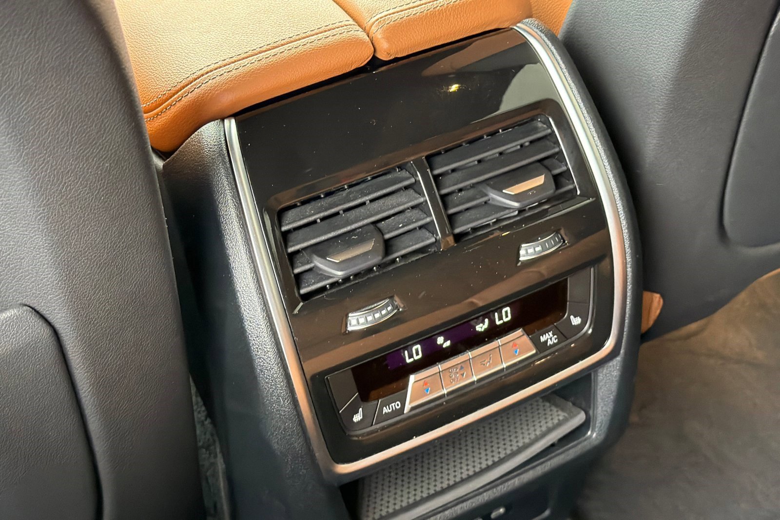 Certified 2022 BMW X7 xDrive40i w/ M Sport Package image 16