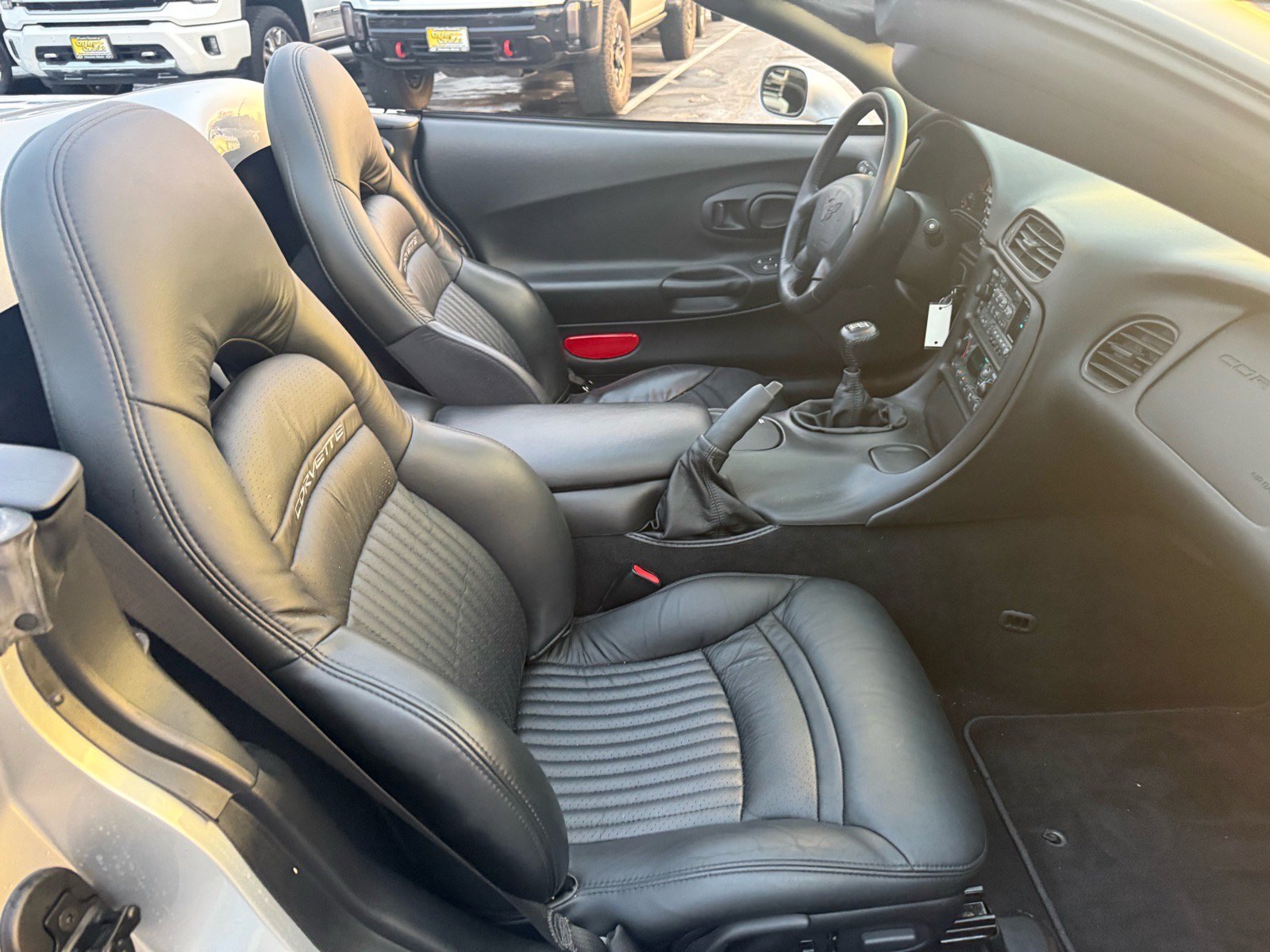 Used 2002 Chevrolet Corvette Convertible w/ Preferred Equipment Group1 RWD image 28