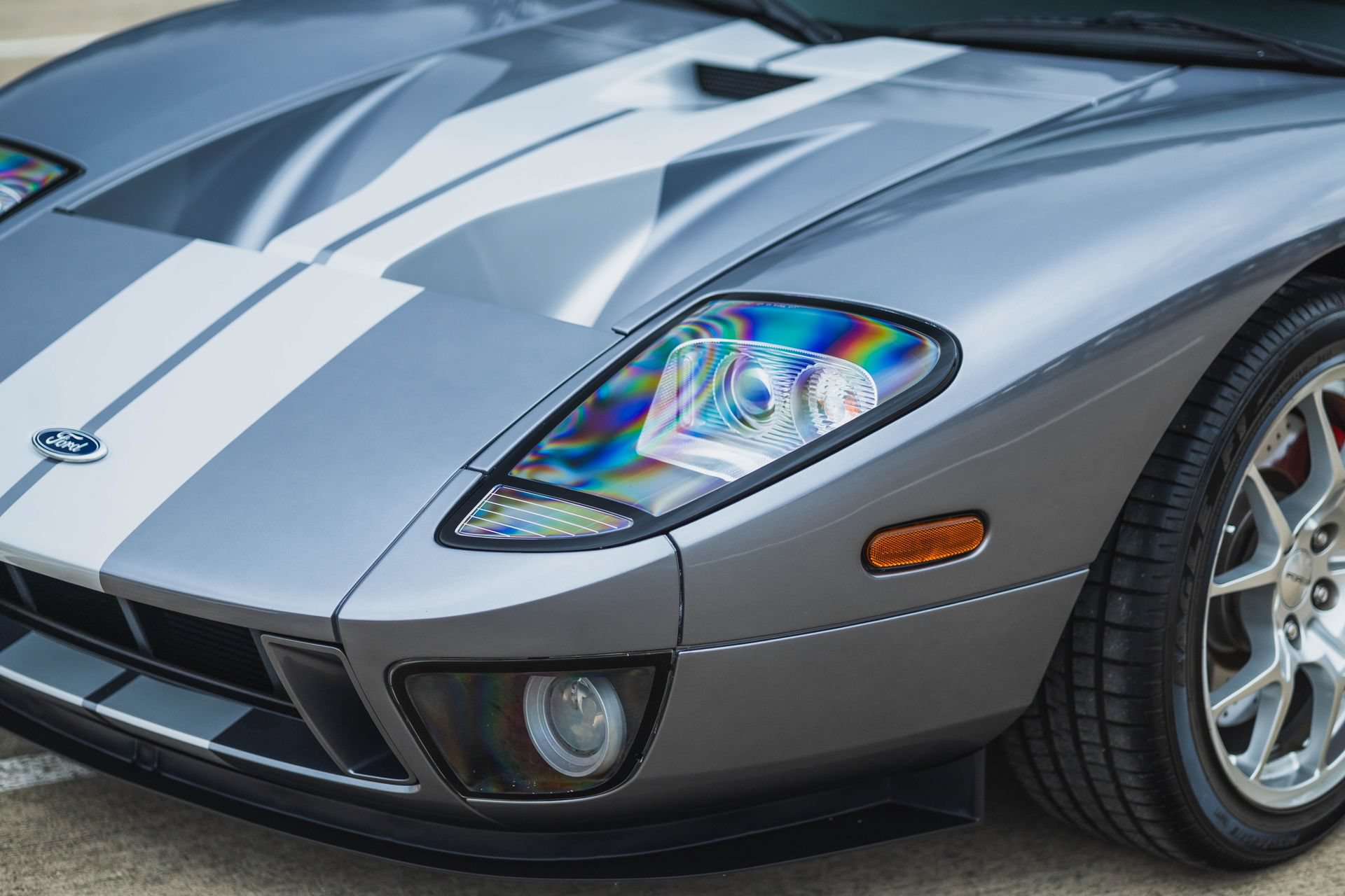 Used 2006 Ford GT RWD image 42