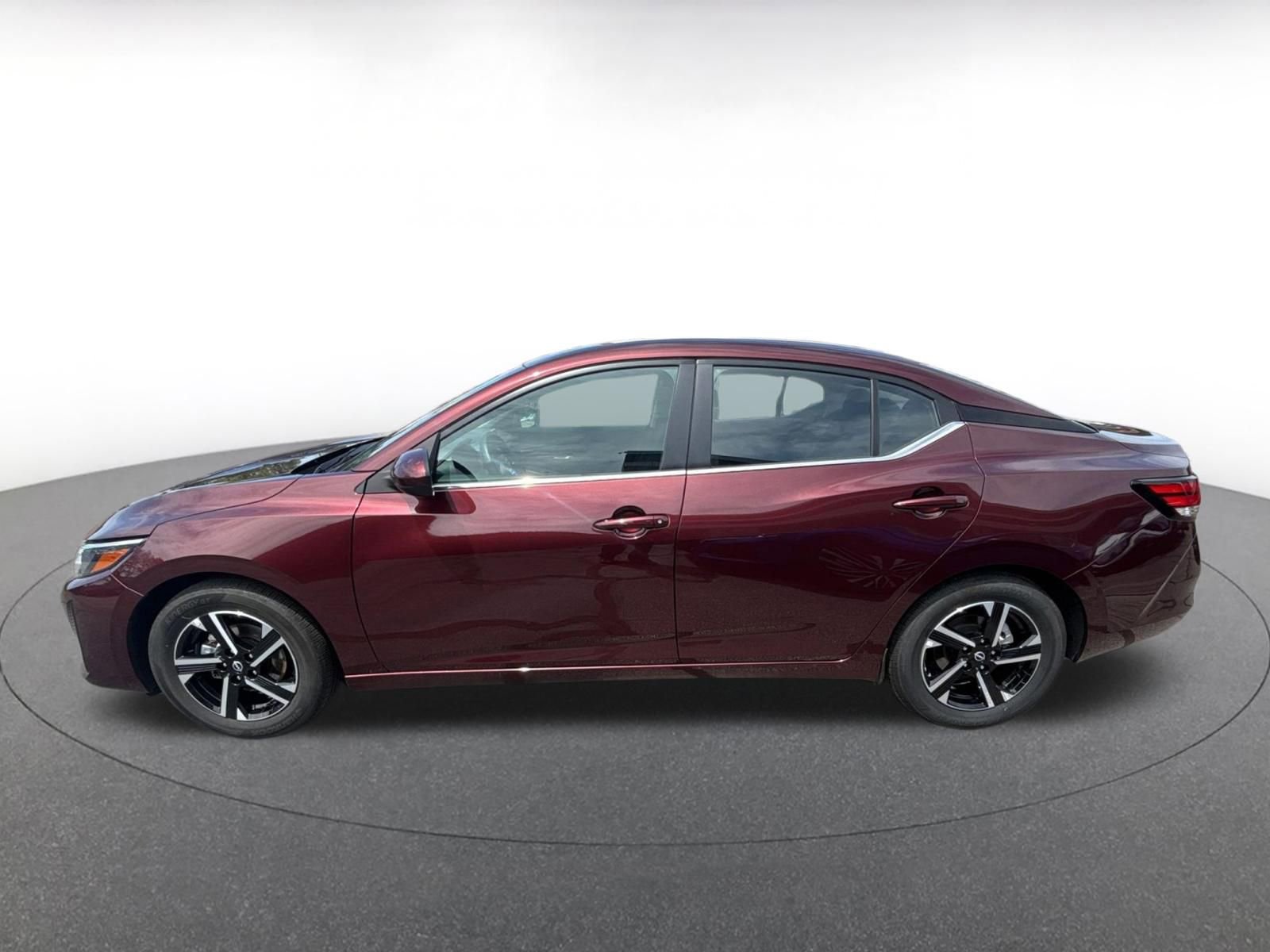Used 2025 Nissan Sentra SV FWD image 3