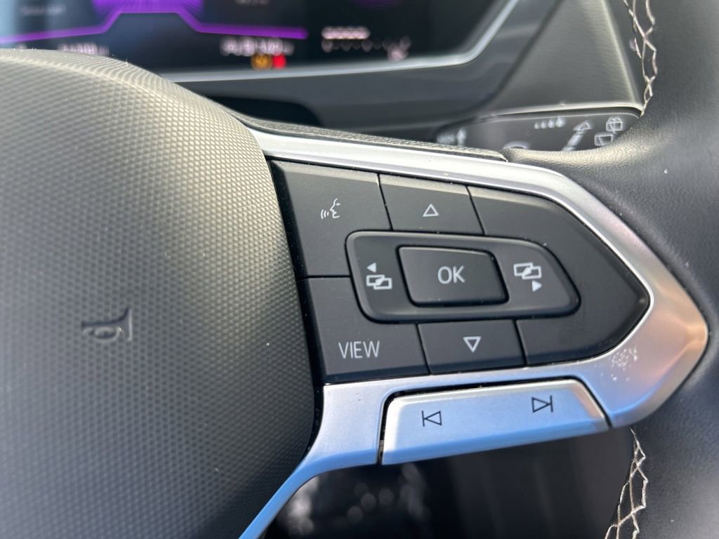 Used 2023 Volkswagen Tiguan SE R-Line image 47