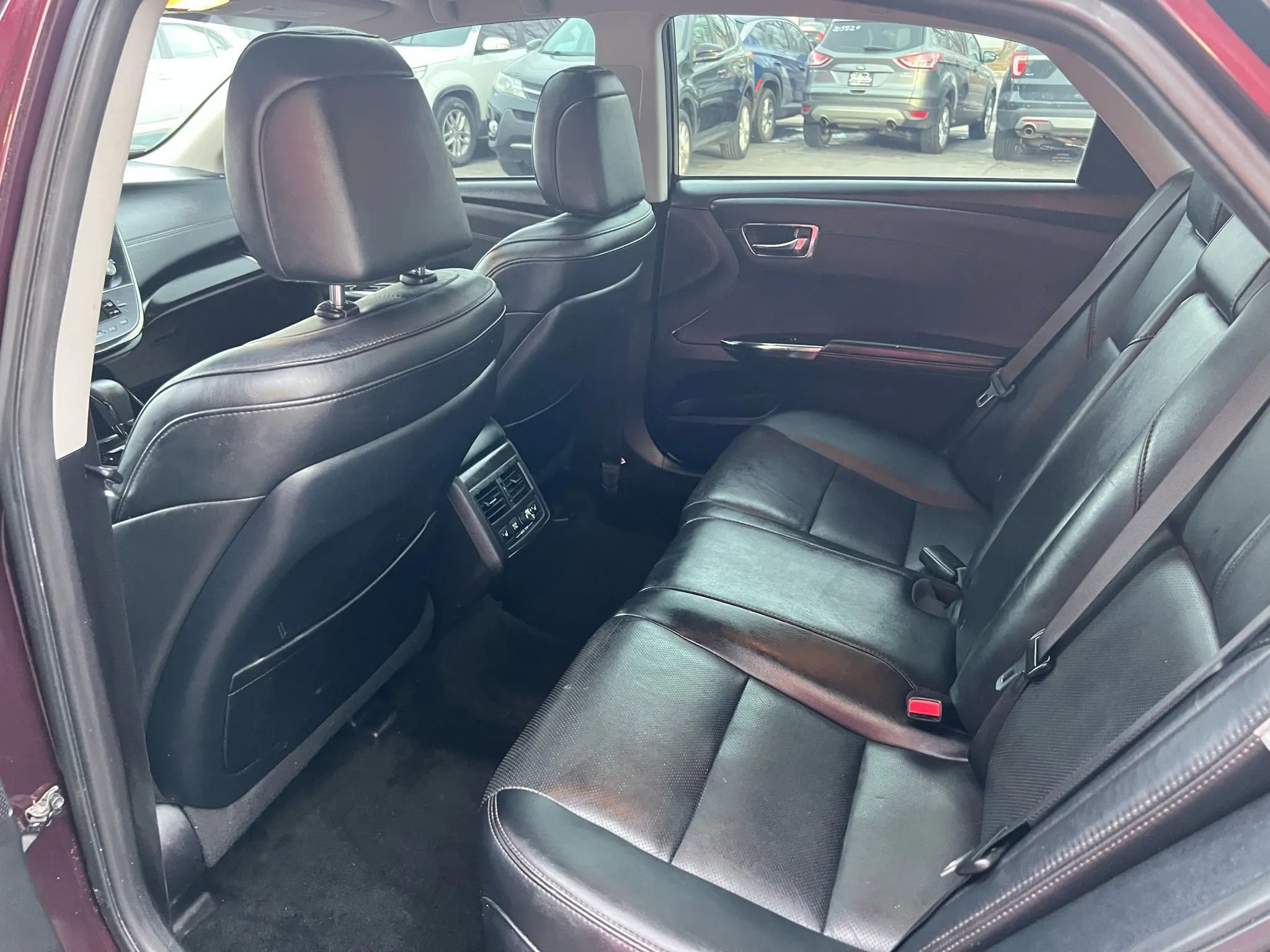 Used 2018 Toyota Avalon Limited image 12