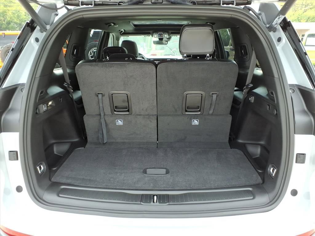 New 2025 Jeep Grand Cherokee L Limited w/ Black Appearance Package image 5