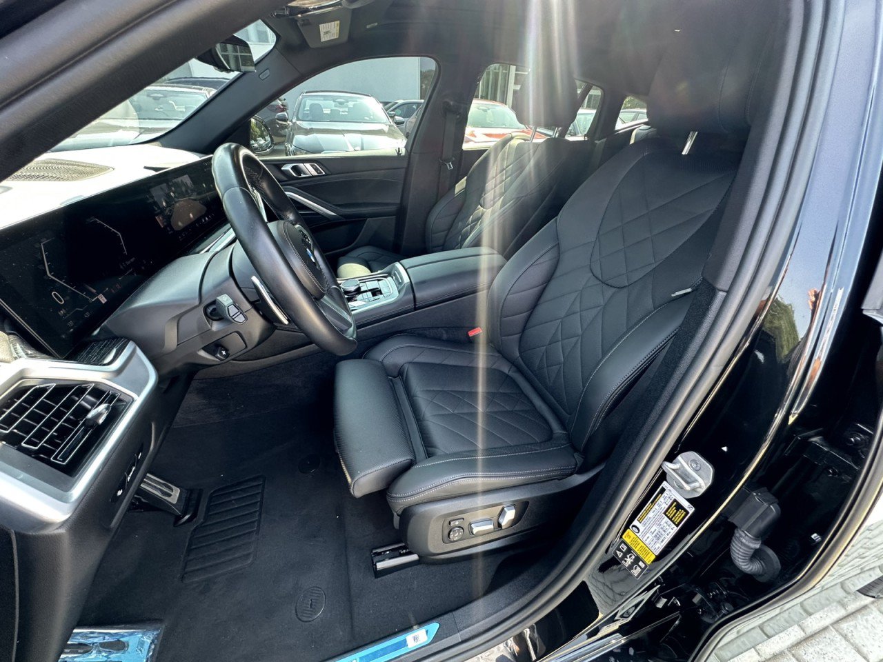 Used 2024 BMW X6 xDrive40i w/ M Sport Professional Package AWD/4WD image 46