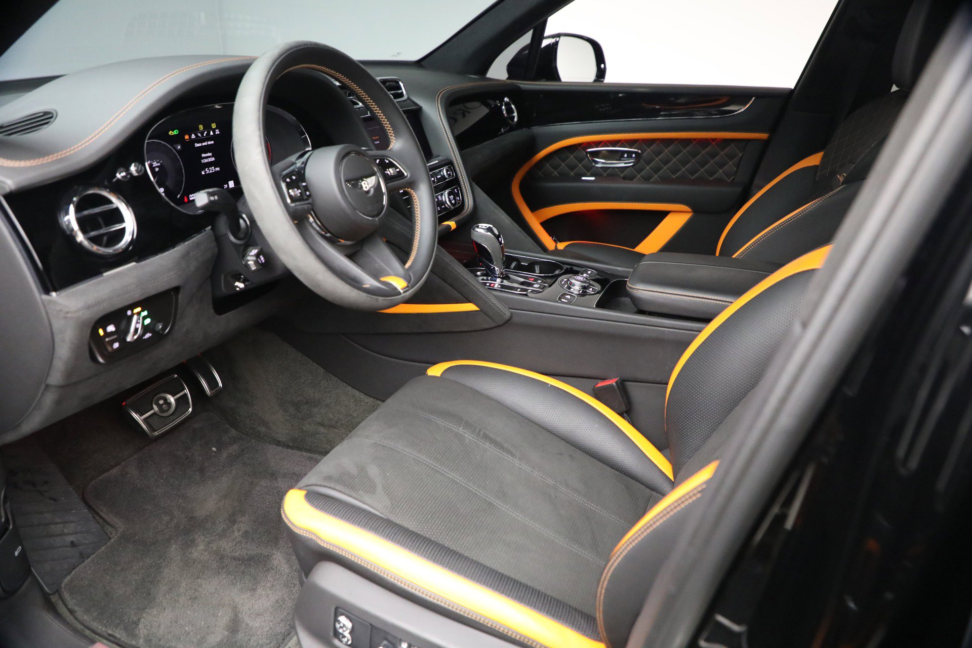 Certified 2023 Bentley Bentayga Speed image 18