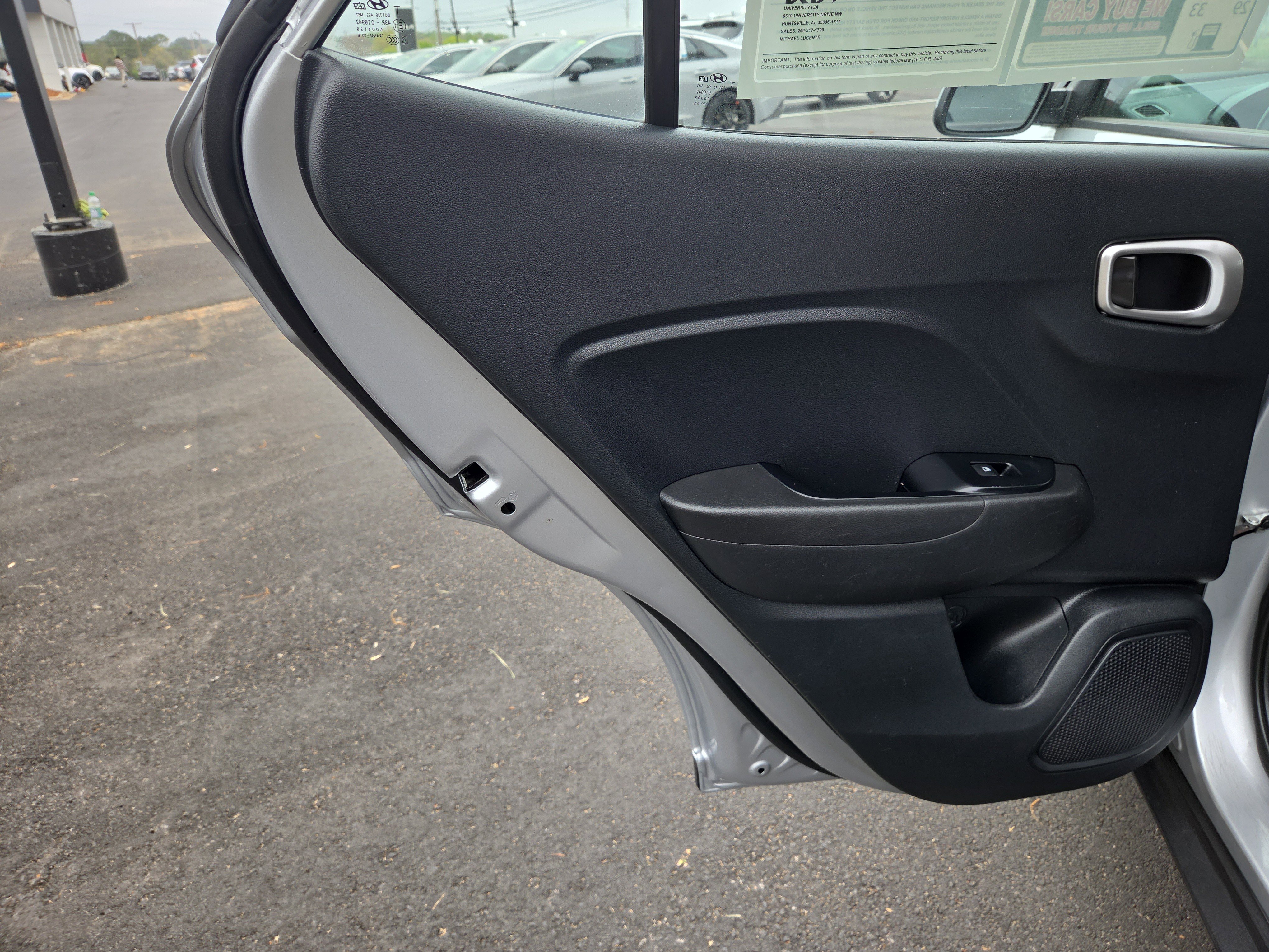 Used 2022 Hyundai Venue SEL w/ Cargo Package image 29