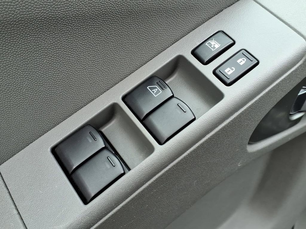 Used 2019 Nissan Frontier SV AWD/4WD image 16