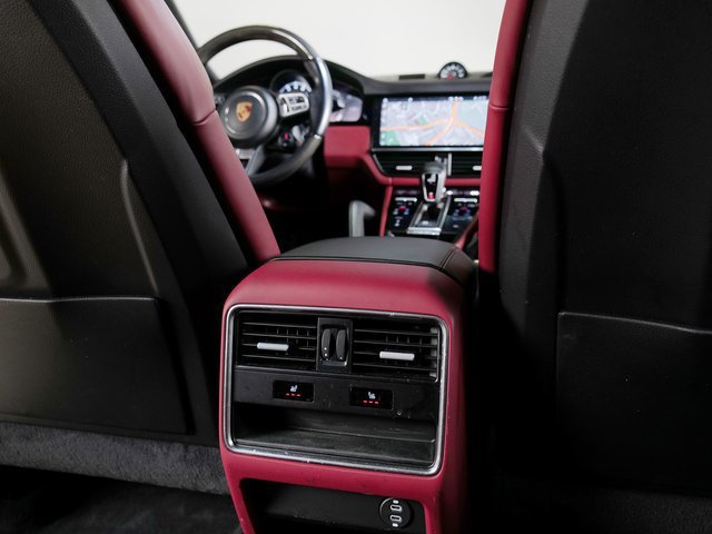 Used 2020 Porsche Cayenne Turbo AWD/4WD image 21