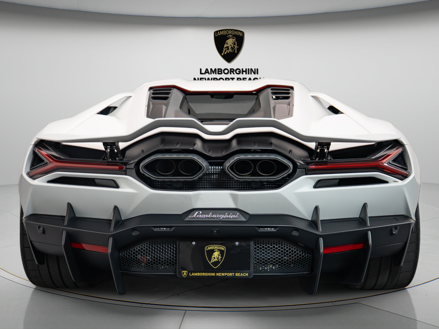 Used 2024 Lamborghini Revuelto AWD/4WD image 5