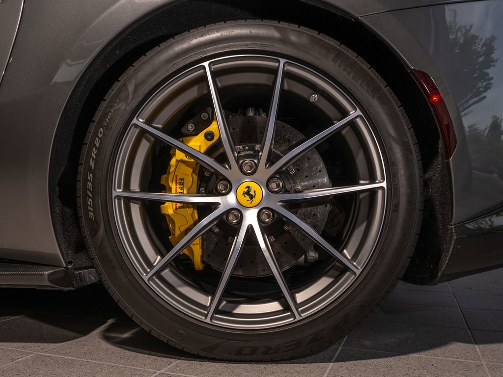 Certified 2023 Ferrari 812 GTS RWD image 39