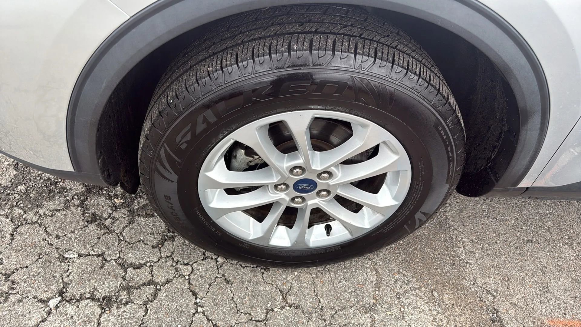 Used 2020 Ford Escape SE image 34