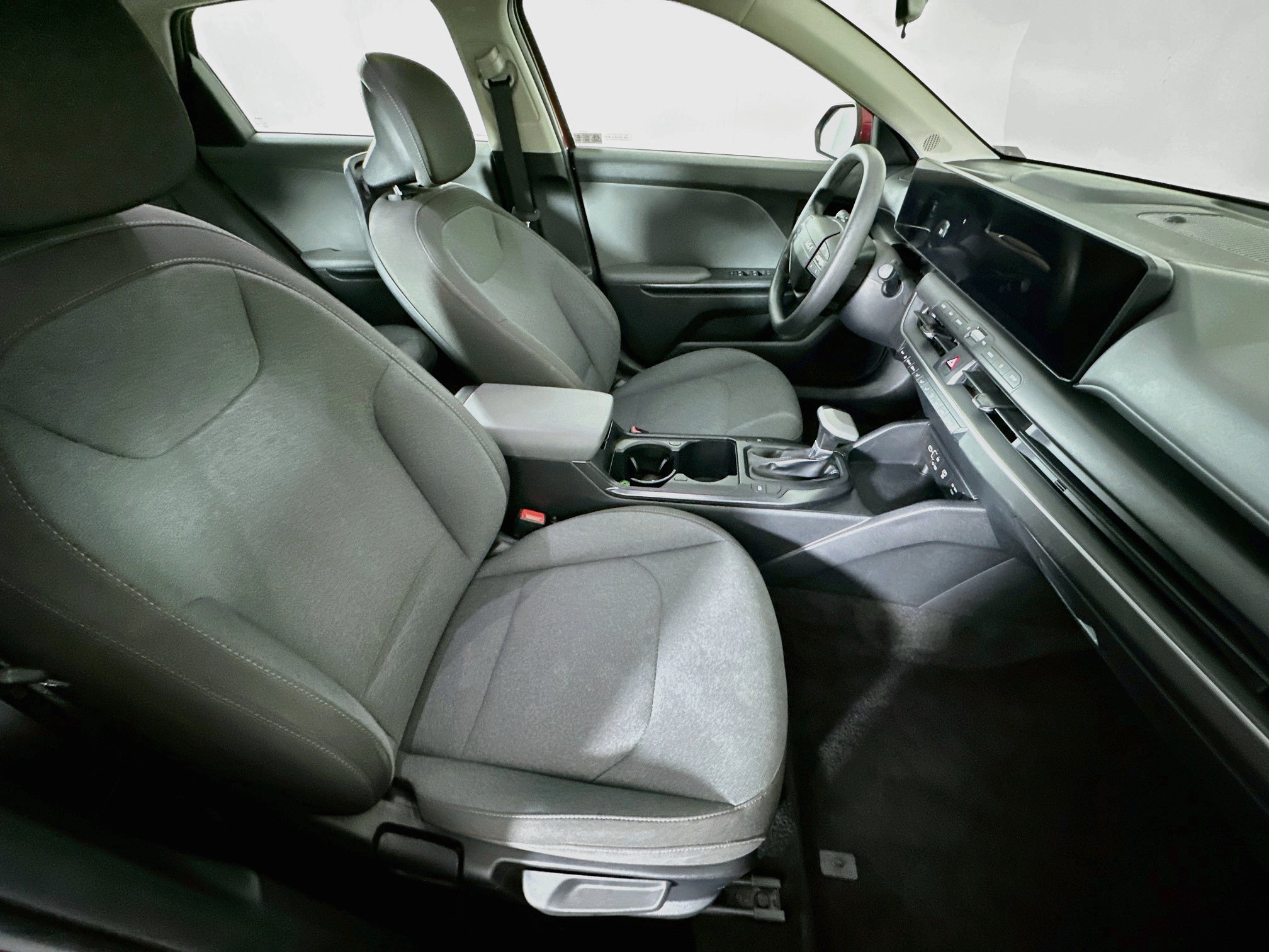 Used 2025 Kia K4 FWD image 31